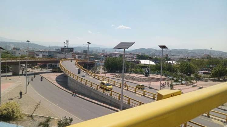 Paneles solares de los puentes del monumento del Indio están fuera de servicio/Foto archivo