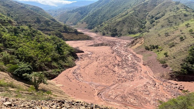 Las autoridades del Norte de Santander verificaron la situación generada por las lluvias en el sector El Tarrita./ Foto: Cortesía